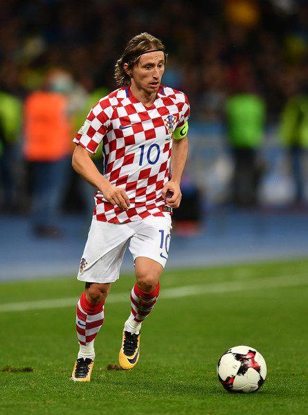 里程碑，利桑德罗-马丁内斯完成曼联生涯第100次出场