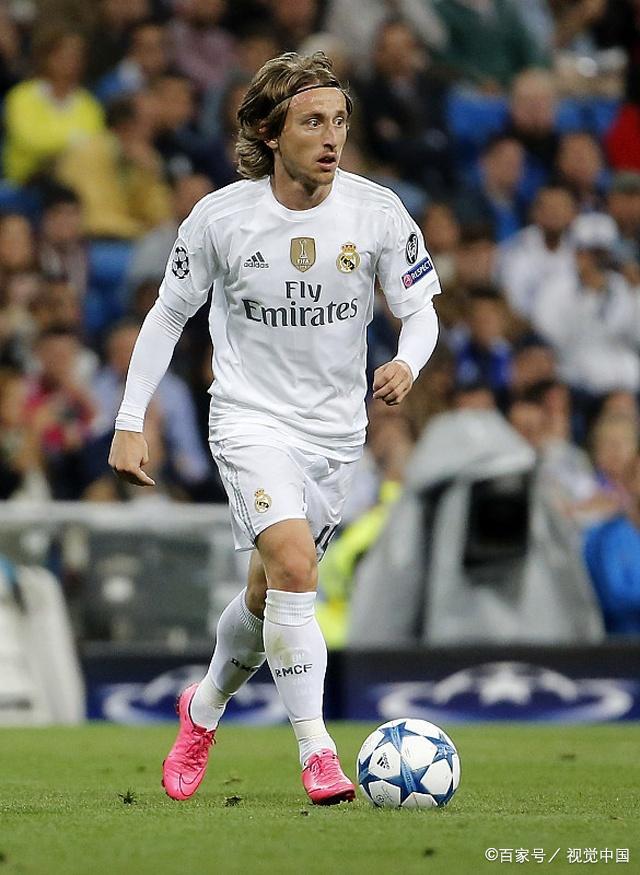 爱尔兰主帅：C罗只是一时冲动；球迷营造了难以置信的氛围