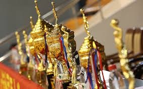 炸裂！华子又一个可以做成海报的劈扣。 炸裂！华子又一个可以做成海报的劈扣。